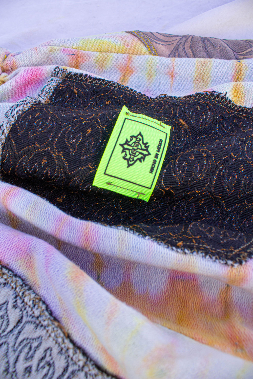 Set de top y pants de tela plisada